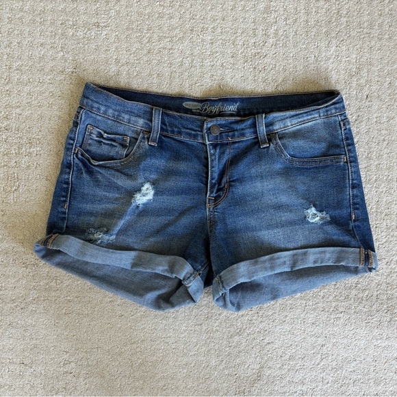 Old Navy Mid Rise Boyfriend Distressed Shorts Size 6 - Picture 1 of 3
